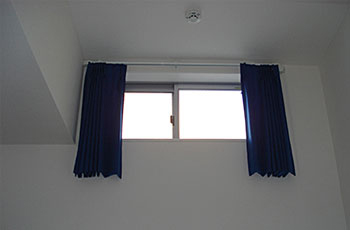高窓のオーダーカーテン